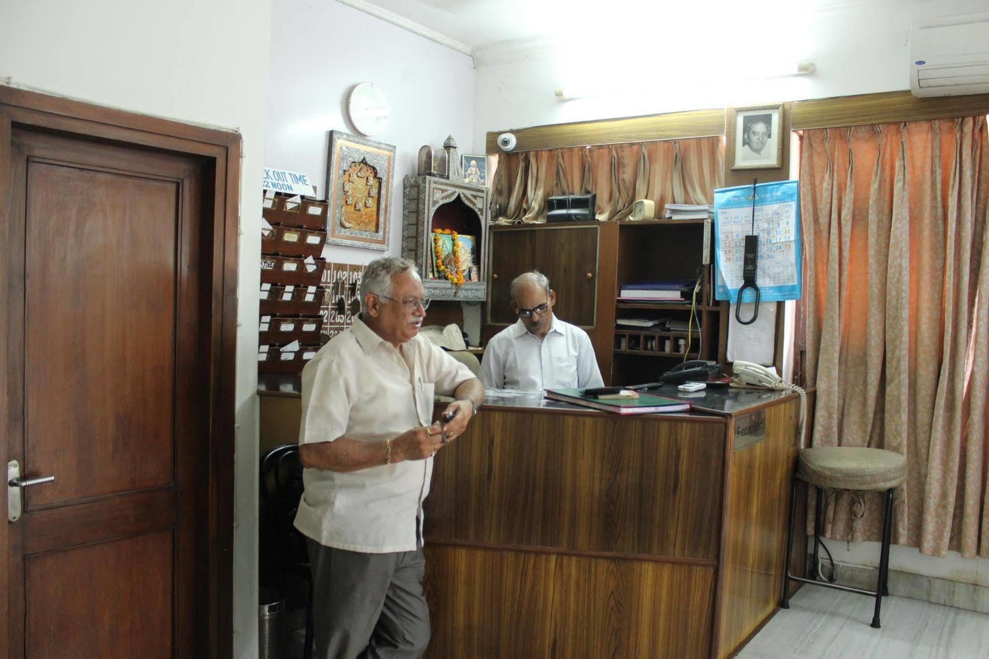 Batra Holiday Home - Couple Friendly Stays Delhi Kültér fotó